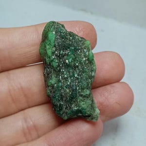 Big Emerald Rough Stone / Natural Zambian Emerald Rough Stone, Raw Emerald, Rare, Top Quality Rough, Antique Emerald Rough for Gift.