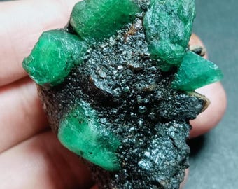 Natural Emerald Rough Gemstone: 218.70 Carat Loose Emerald Crystal.