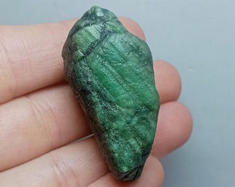 Big Emerald Rough Stone / Natural Colombian Emerald Rough Stone, Raw Emerald, Rare, Top Quality Rough, Emerald Size 40x26mm.