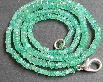 Smaragdperlenkette, Halskette mit mikrogeschliffenen, facettierten Smaragdperlen, handgefertigte Halskette aus sambischen Smaragden, Länge 18 Zoll, Größe 2 mm bis 5 mm.