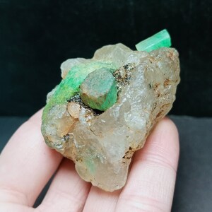 Esmeralda en bruto grande de 452 quilates / Esmeralda natural en bruto de Zambia, esmeralda sin tratar, rara, de máxima calidad.
