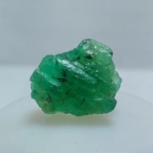 Emerald Rough, Gemstone Raw Emerald, Natural Colombian Emerald, Transparent Emerald Rough, Emerald Rough For Jewellery, Rough Size 17x14mm.
