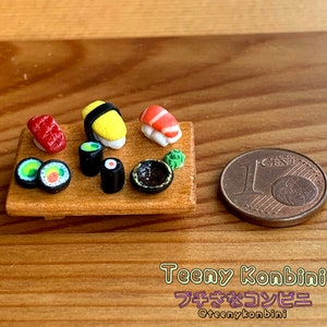 Plato de selección de sushi para casa de muñecas a escala 1:12, comida japonesa en miniatura