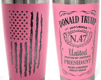 Copo rosa de 20 onças gravado a laser Trump 2024, MAGA para 47 presidentes, estou com Trump, retome a América, torne a América grande novamente.
