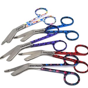 Custom Engraved Nurse Gift with Dog Cat Pet Paws Print Get a Personalized Name on 5.5&quot; Bandage Scissors, Stainless Steel Gifts for Coworkers