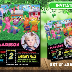 Könnte beinhalten: Eine personalisierte Geburtstagseinladung mit einem Foto eines jungen Mädchens und dem Namen "Madison". Die Einladung enthält Datum, Uhrzeit und Ort der Party sowie farbenfrohe Zeichentrickfiguren und das Wort "EINLADUNG".