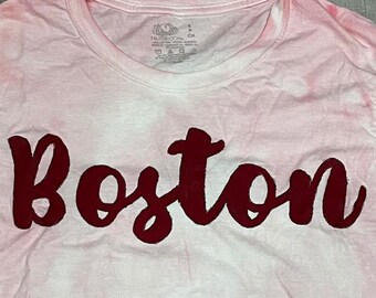 COLLEGE TAILGATE - Boston University // College red trendy cropped crewneck tee shirt with white hand painted 'BOSTON' - size small