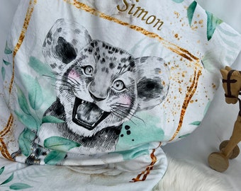 Couverture toute douce brodé pour bébé en tissu motif Lionceau de plusieurs couleurs et cousue main