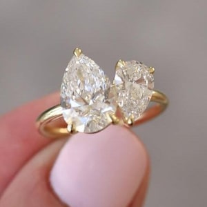 3.0 Ct Pear Cut Moissanite Diamond Engagement Ring/14K Yellow Gold Two Stone Ring/Toi et Moi Ring/Wedding Ring/Anniversary Gift For Her