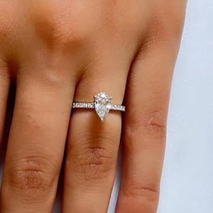 Anello di fidanzamento con diamante CZ taglio a pera da 1,02 ct/anello in argento sterling 925/anello nuziale dell&#39;eternità/regalo di anniversario per lei