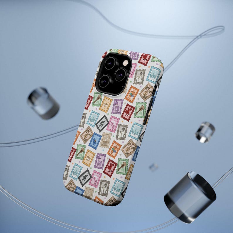 Eras Stamp Phone Case Music Era Collage iPhone-hoesje MagSafe-compatibele beschermende telefoonhoes cadeau voor Swift-fan Stempel collage telefoonhoesje afbeelding 11