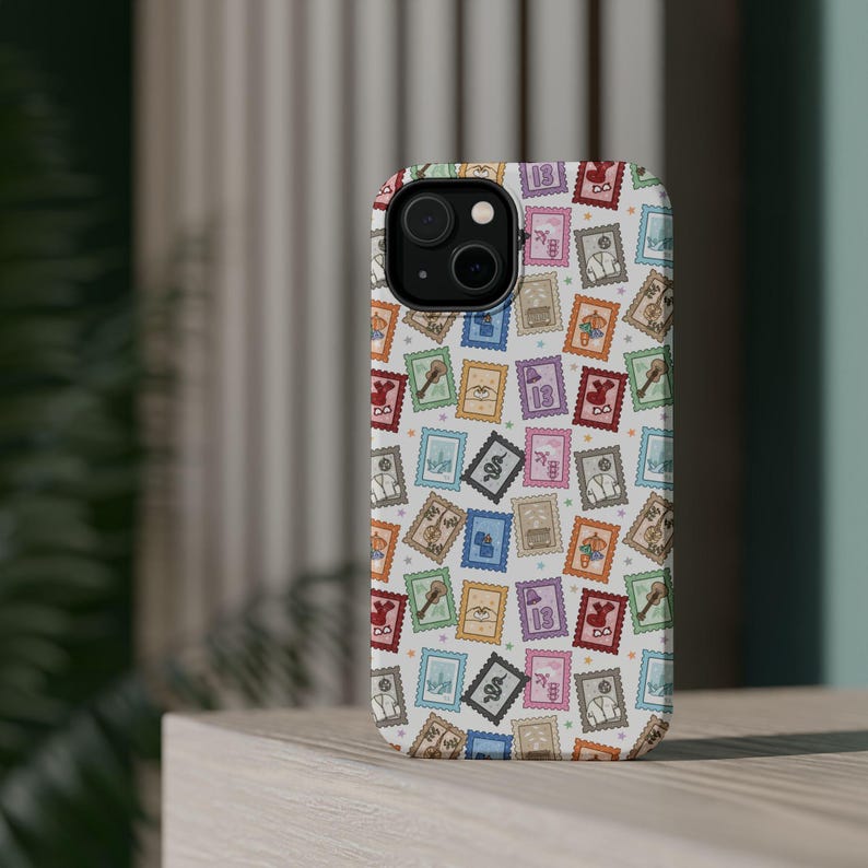Eras Stamp Phone Case Music Era Collage iPhone-hoesje MagSafe-compatibele beschermende telefoonhoes cadeau voor Swift-fan Stempel collage telefoonhoesje afbeelding 7