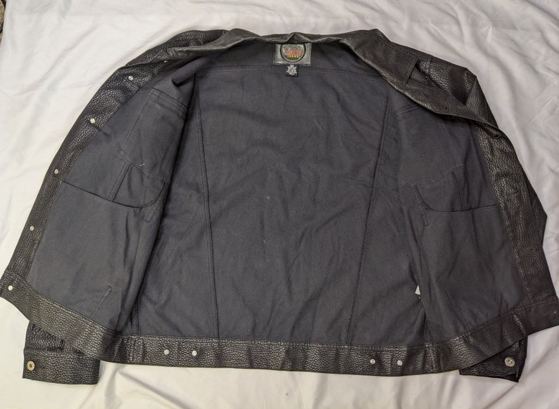 Vintage Y2K Guess Faux Snakeskin Vegan Leather Jacket Lining