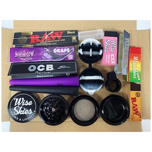 Black Rolling Box Gift Set: Metal, Rolling Papers & More