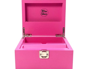 Caja con ruedas de fresno rosa: caja de almacenamiento hecha a mano con base