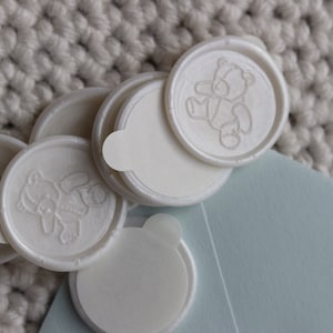 WACHSSIEGEL selbstklebend Teddy in perlmutt-weiß Briefsiegel Wax Seal self adhesive