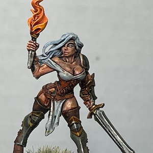 Human Female Fighter DND, Resin 28mm Scale Dungeons & Dragons, Pathfinder Tabletop Miniature