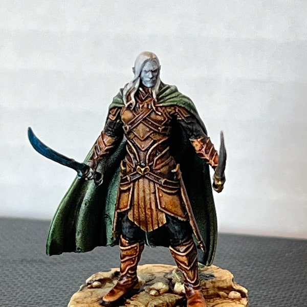 Varik Dun'ate (Drizzt Do'Urden) Drow Elf Fighter/Ranger | Resin | Painted or Unpainted | 32mm and 75mm