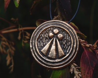 Large Druidic "Awen" medallion in solid bronze.