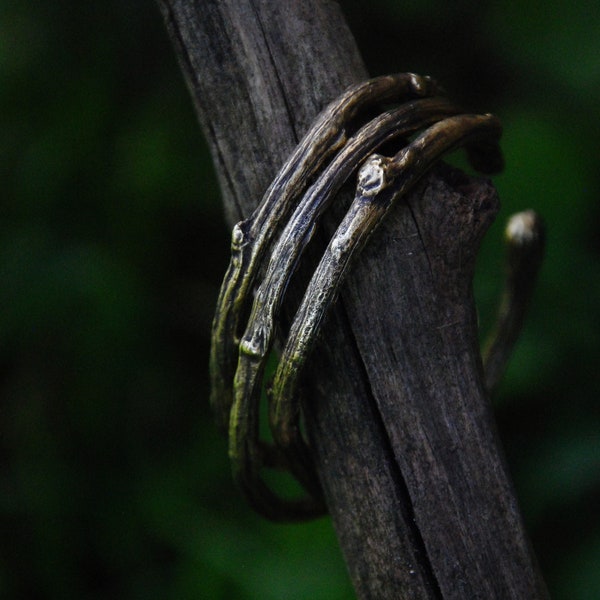 Bracelet jonc " Brindille de saule " en laiton massif.