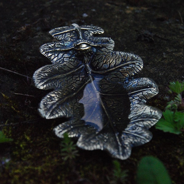 Grande coupelle à offrande " Le Gardien " feuille de chêne en laiton massif