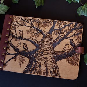Engraved Tree Guest Book with Birds – Leather-Bound Wooden Album – Rustic Keepsake for Couples, Families, or Nature Lovers-Gift for Parents