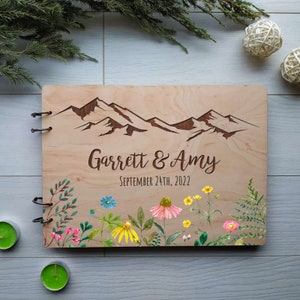 Libro degli ospiti per matrimonio in montagna, album di nozze in legno con fiori di campo, alternativa unica al libro degli ospiti per matrimonio con fiori, idea rustica per il libro degli ospiti per matrimonio
