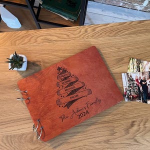 Personalisierte Familie Weihnachtsbaum Fotoalbum mit Ihren Namen, Weihnachtskartenhalter, Holz Familienfotoalbum, Urlaub Scrapbook Geschenke