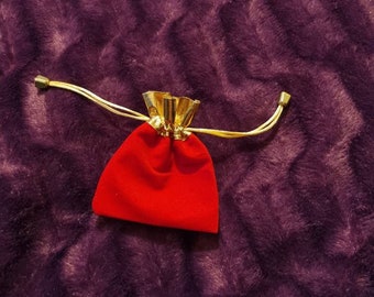 Red & Gold Christmas Drawstring Gift Bags (12x9 cm)
