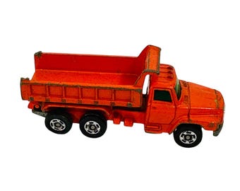 Vintage Tomica #16 Nissan Diesel Diecast 1/102 Construction Dump Truck Orange Red