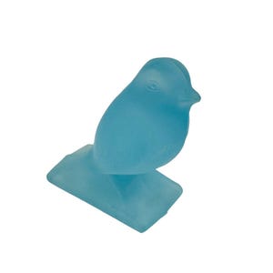 L E Smith Frosted Satin Glass Blue Bird Sparrow Wren Figurine Nature