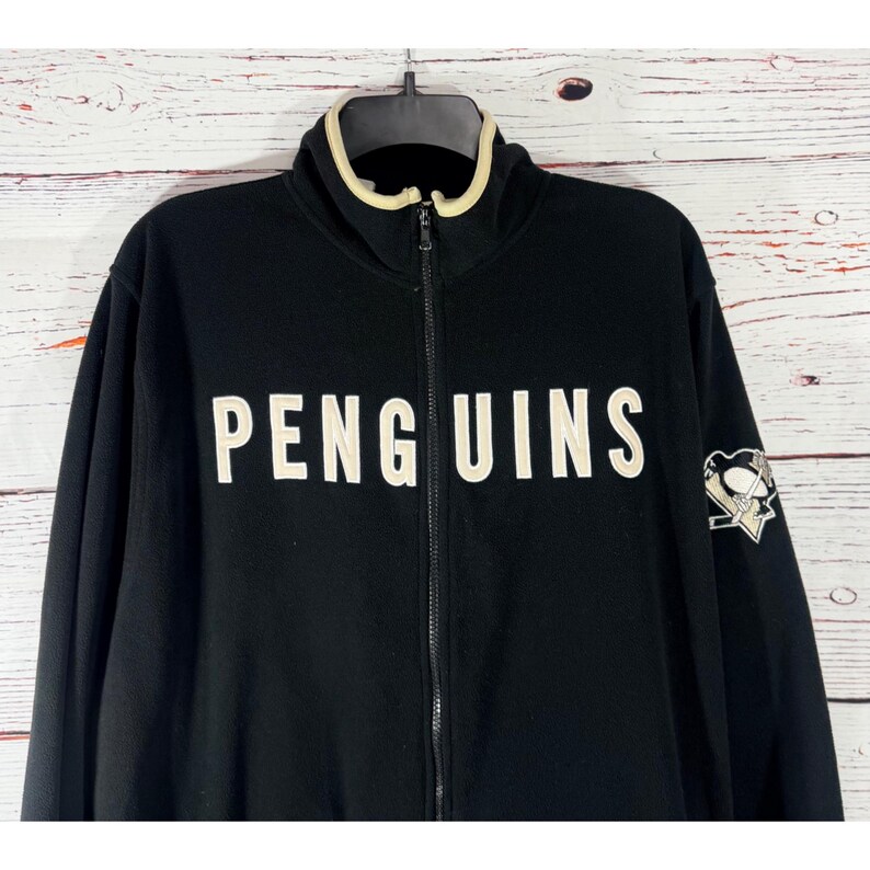 Chaqueta polar negra con cremallera completa y bordado de los Pittsburgh Penguins Old Time Hockey imagen 4