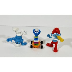 Smurfs Cartoon Kids Meal Toys Lot Of 3 Papa Hefty  2011 2013 Skateboard Blue
