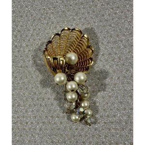 Clam Shell Brooch Pin with Pearl And Iridescence Stones Gold Toned Vintage Ocean