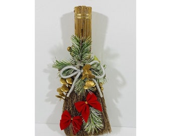 Vintage Christmas Straw Broom Hanging Wall Decor Gold Greenery Red Bows Holiday