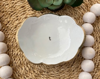 Personalisierte Tonschale, Ringschale, handgemachte Schmuckschale
