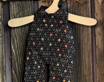 Skull & Crossbones Jumptogz Outfit for Pumpkidz Dolls – Handmade Halloween Plush Doll Clothes, Spooky Pirate Pumpkin Outfit