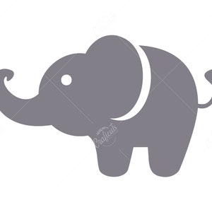 Puede incluir: Silueta de elefante gris con un ojo blanco y una trompa curvada. El elefante tiene una banda blanca alrededor del cuello y una pequeña cola. La imagen está sobre un fondo blanco.