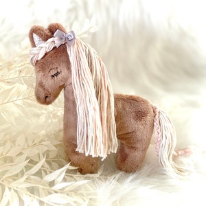 ITH embroidery file horse, unicorn 13x18, Annabell