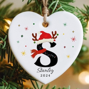 Adorno con nombre y letra, adorno navideño 2024, adorno con nombre personalizado, adorno con iniciales, adorno de recuerdo familiar, regalo, adorno familiar personalizado