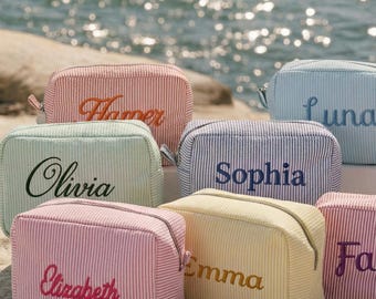 Personalized Bridesmaid Toiletry Bag Embroidered Monogram Seersucker Pouch Custom Makeup Bag Bridal Shower Gift Beauty Case for Women