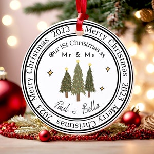 First Christmas Married Ornament - Unser erstes Weihnachten verheiratet als Mr und Mrs Ornament - Weihnachtsgeschenk - Weihnachtsdekoration