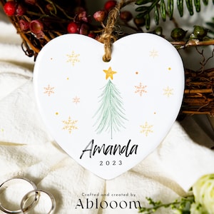 Adorno con nombre y letra, monograma personalizado 2023, decoración navideña, recuerdo de apellido, adorno navideño para bebé