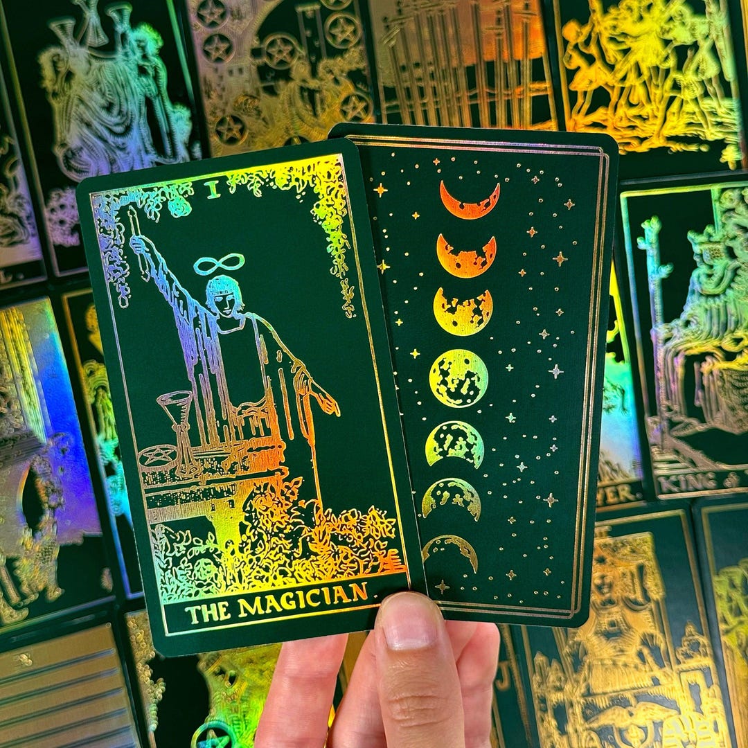 【未使用・正規品】The Green Tarot Deck タロットカード Green Tarot Deck | 78 Foil Cards Rainbow Foil Edges No Borders