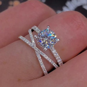 6.80 MM Round Moissanite Diamond Criss Cross Ring, Diamond X Ring, Cross Over Ring, Woman&#39;s Engagement Ring, Wedding Anniversary Gift Ring