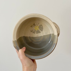 v i n t a g e / vintage handmade white/blue with floral motif pottery bowl with handles