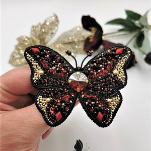 Incrível broche de borboleta preto e vermelho bordado com miçangas, alfinete para borboleta xale, borboleta de decoração de bolsa, broche OOAK