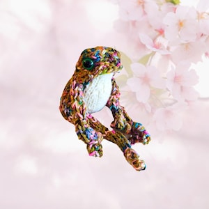 Handmade Knitted Green Pearlescent Frog