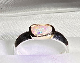 Jelly opal violet ring in silver with gold-plated setting