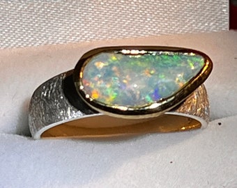 Boulder Opal Opalwelle Great Barrier Reef Ring in Sterlingsilber mit vergoldeter Fassung